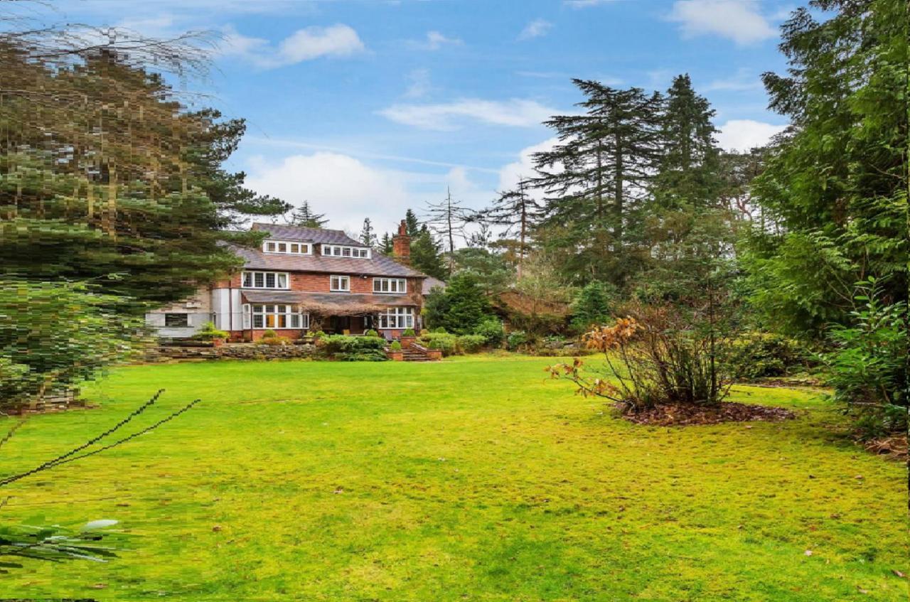 Coach House Villa Woking Esterno foto