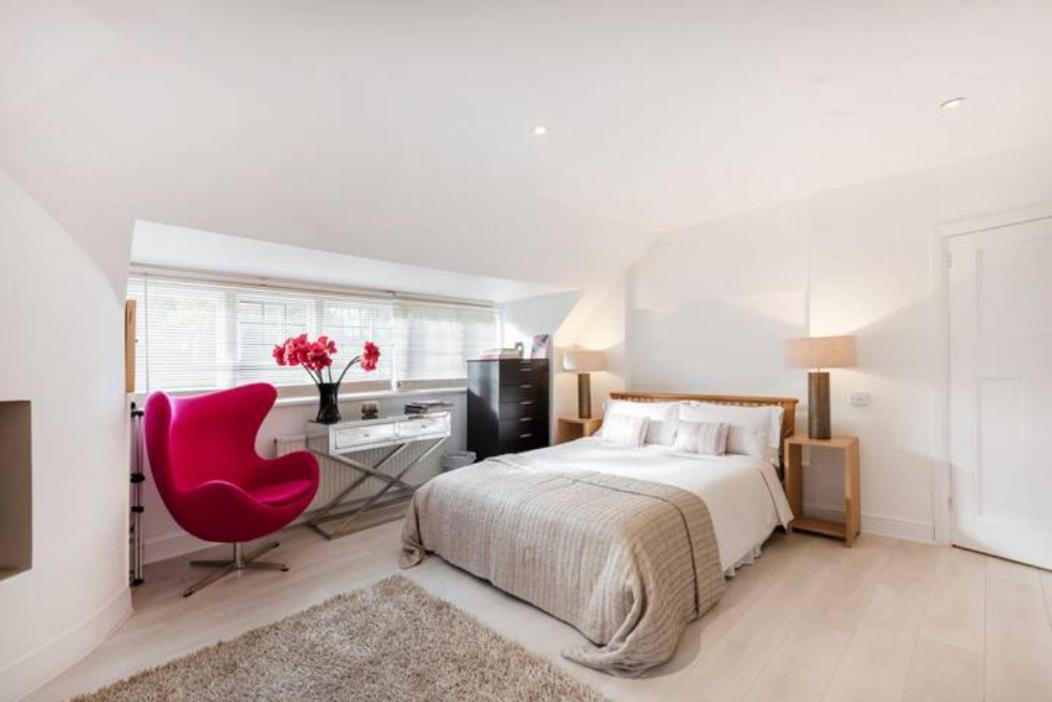 Coach House Villa Woking Esterno foto