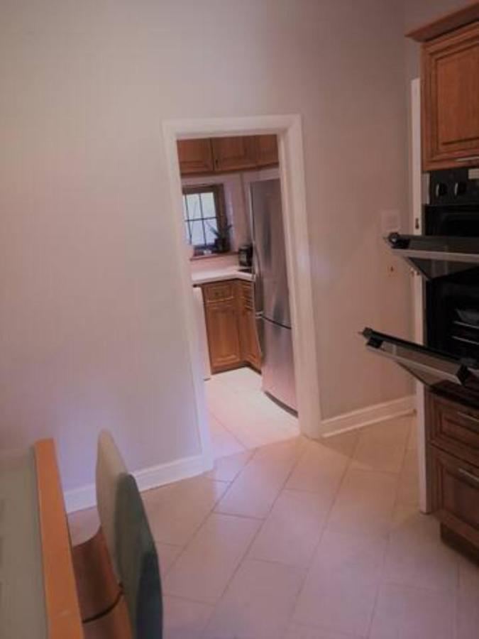 Coach House Villa Woking Esterno foto